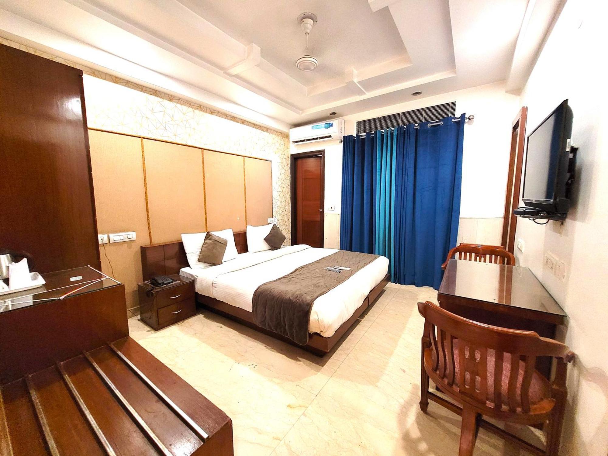 Hotel The Daanish Residency - Karol Bagh Нью-Дели Экстерьер фото