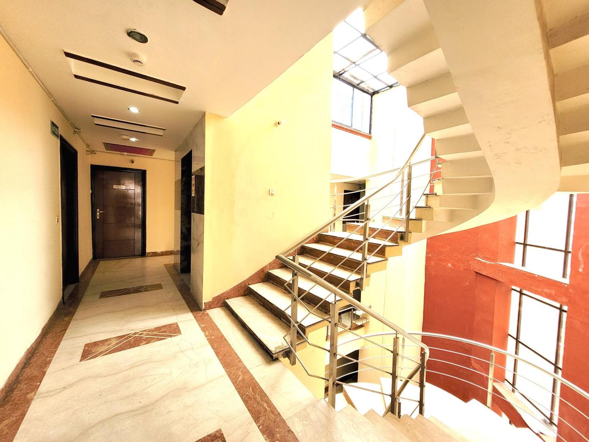 Hotel The Daanish Residency - Karol Bagh Нью-Дели Экстерьер фото