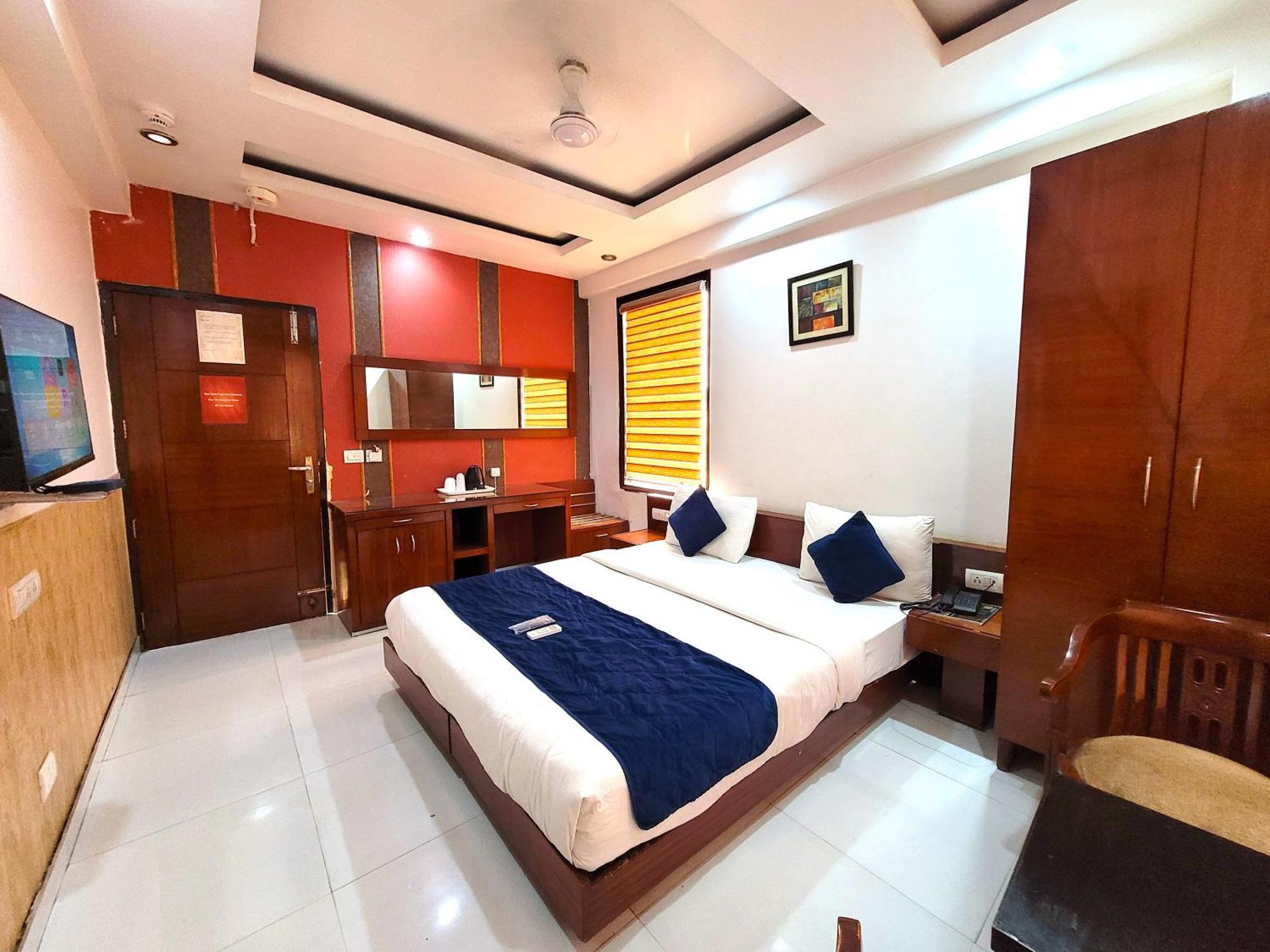 Hotel The Daanish Residency - Karol Bagh Нью-Дели Экстерьер фото