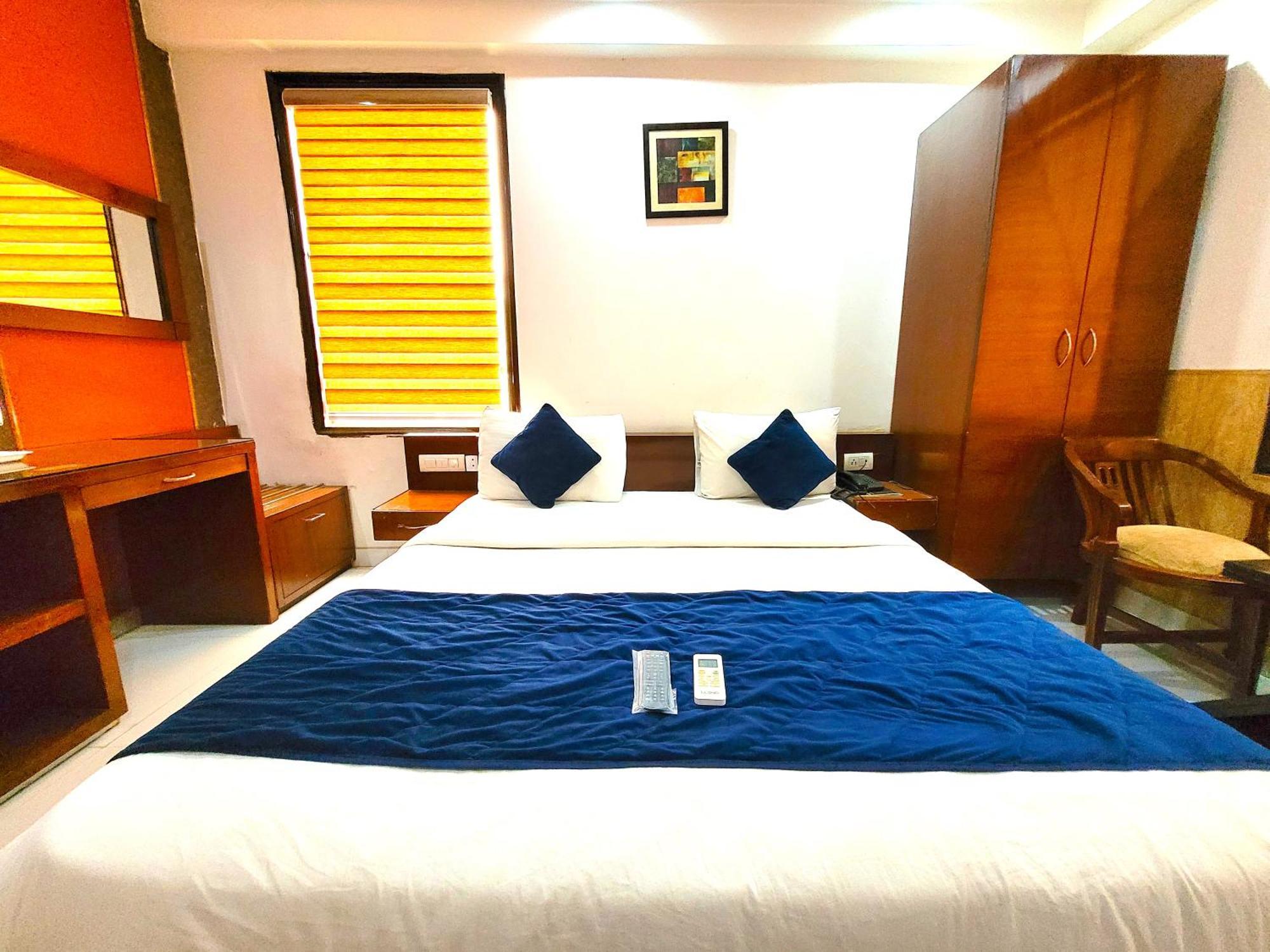 Hotel The Daanish Residency - Karol Bagh Нью-Дели Экстерьер фото