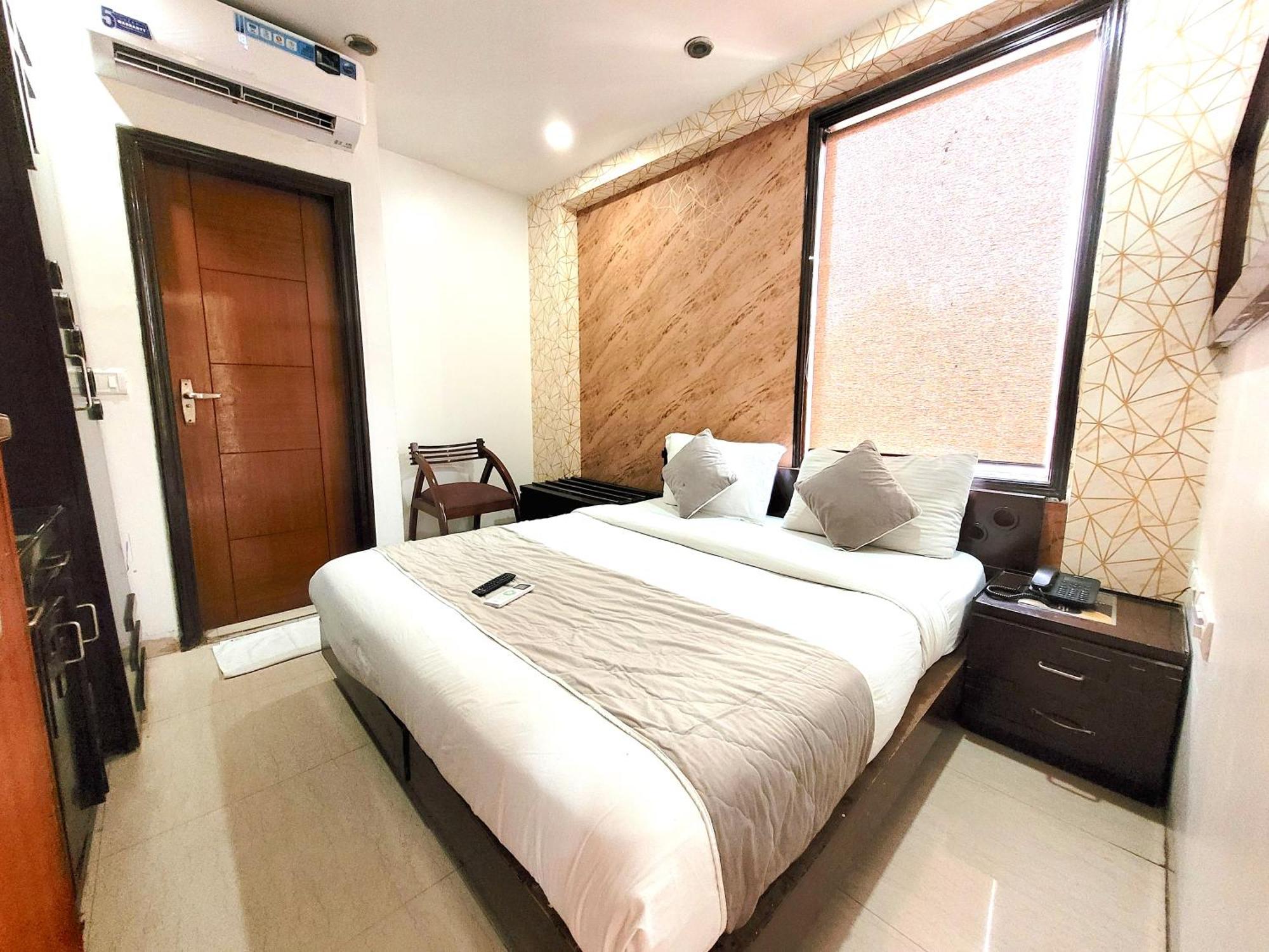 Hotel The Daanish Residency - Karol Bagh Нью-Дели Экстерьер фото