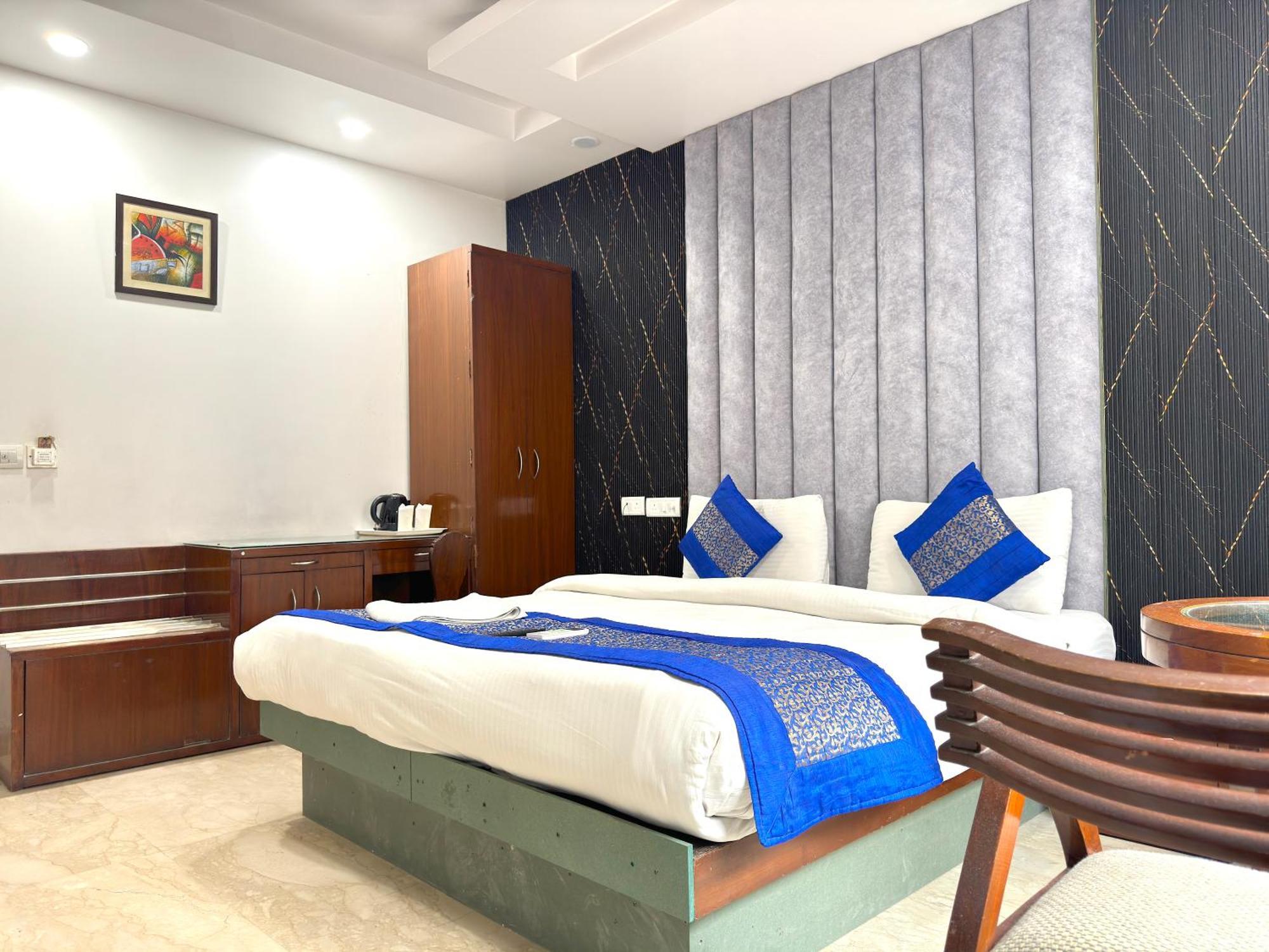 Hotel The Daanish Residency - Karol Bagh Нью-Дели Экстерьер фото