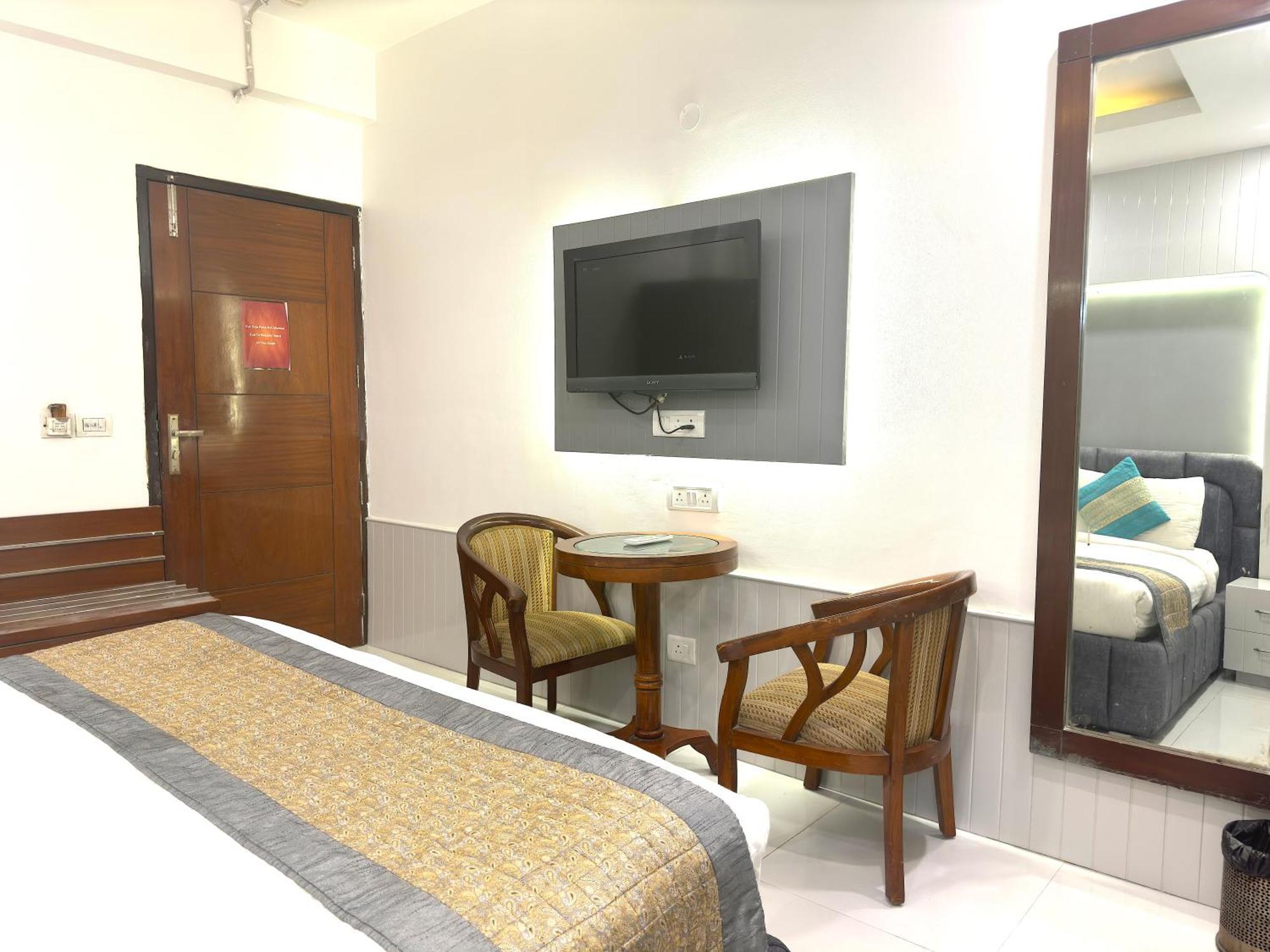 Hotel The Daanish Residency - Karol Bagh Нью-Дели Экстерьер фото