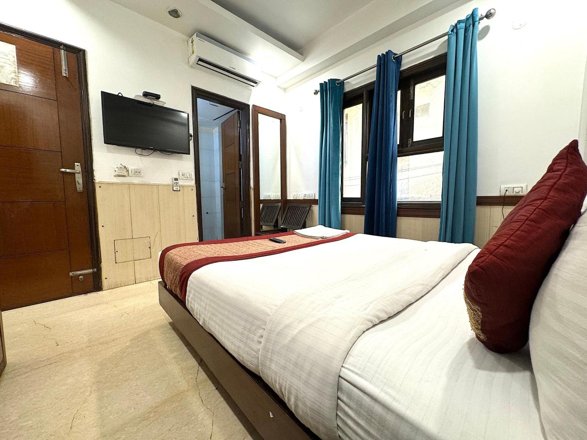 Hotel The Daanish Residency - Karol Bagh Нью-Дели Экстерьер фото