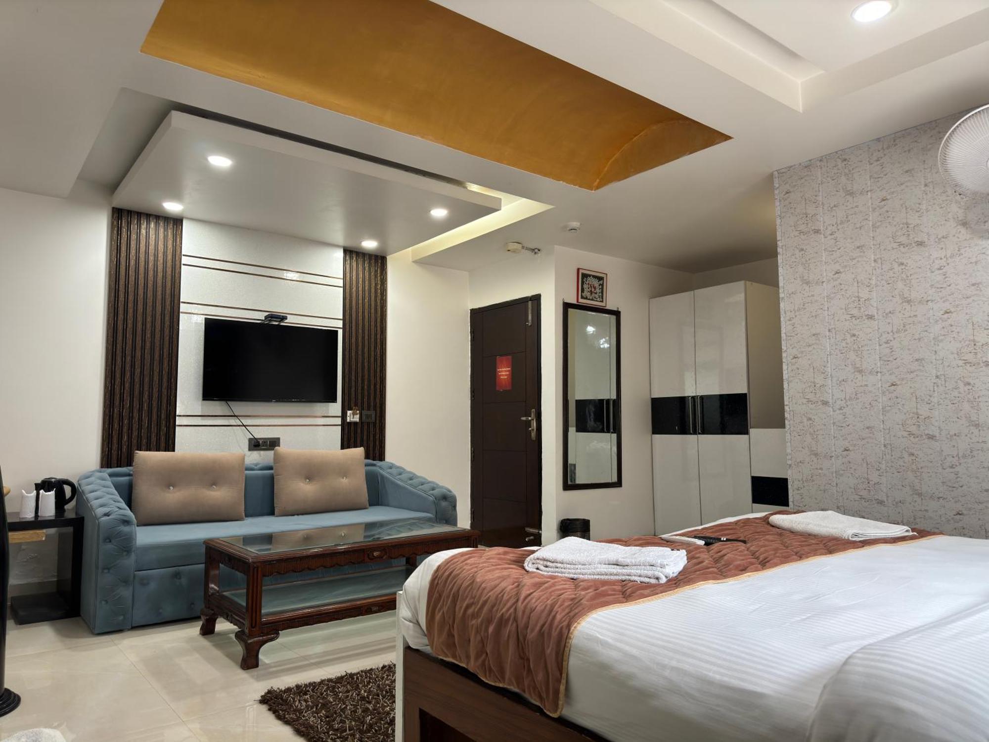 Hotel The Daanish Residency - Karol Bagh Нью-Дели Экстерьер фото