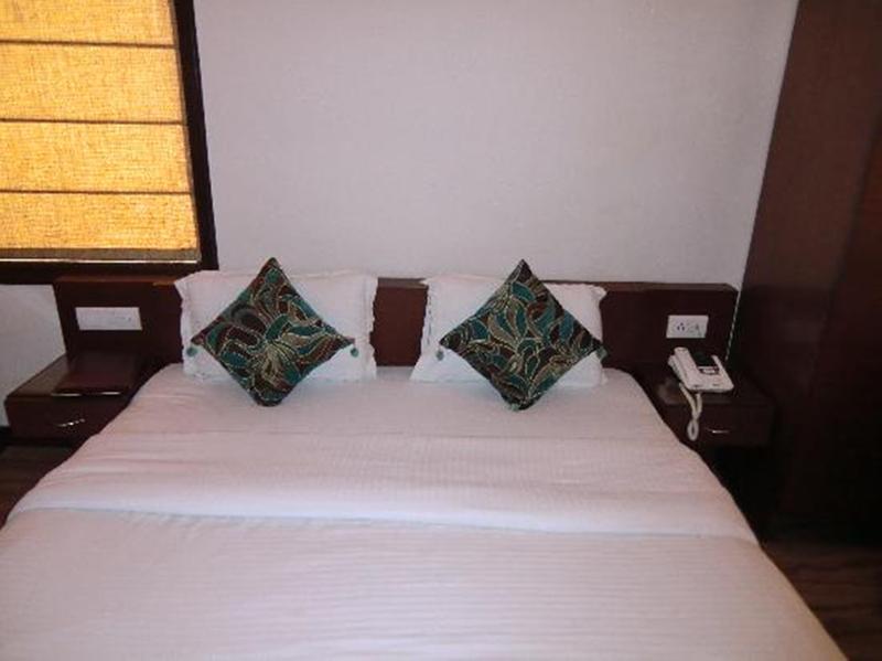 Hotel The Daanish Residency - Karol Bagh Нью-Дели Экстерьер фото