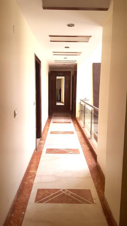 Hotel The Daanish Residency - Karol Bagh Нью-Дели Экстерьер фото