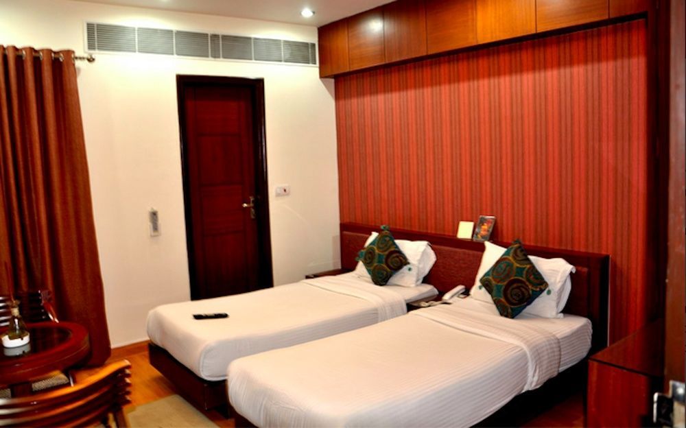 Hotel The Daanish Residency - Karol Bagh Нью-Дели Экстерьер фото